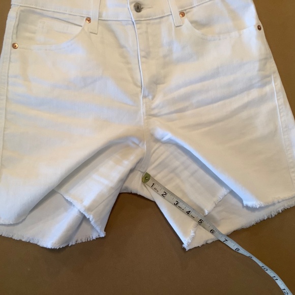 Levi’s white denim shorts - Picture 8 of 12